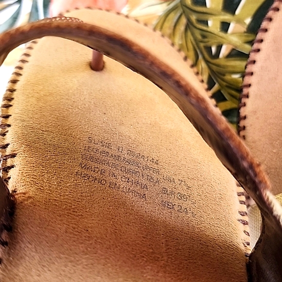 Summer Soft Tan Suede Flip-flops - Picture 8 of 8